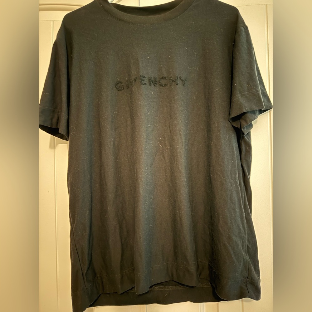 Givenchy T shirt size medium